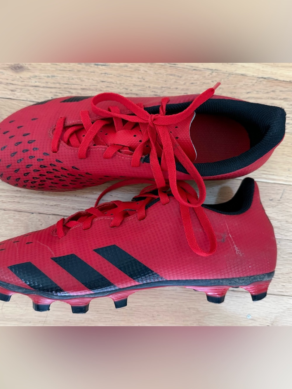 adidas predator firm ground cleats- Size 7Y (Big Boy)